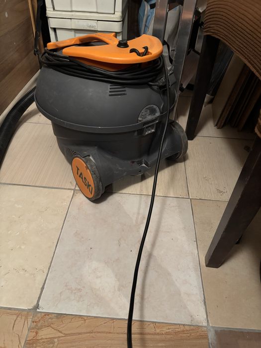 Прахосмукачка работна