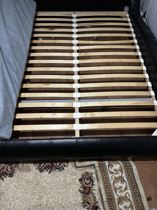 Диван спалный  ..