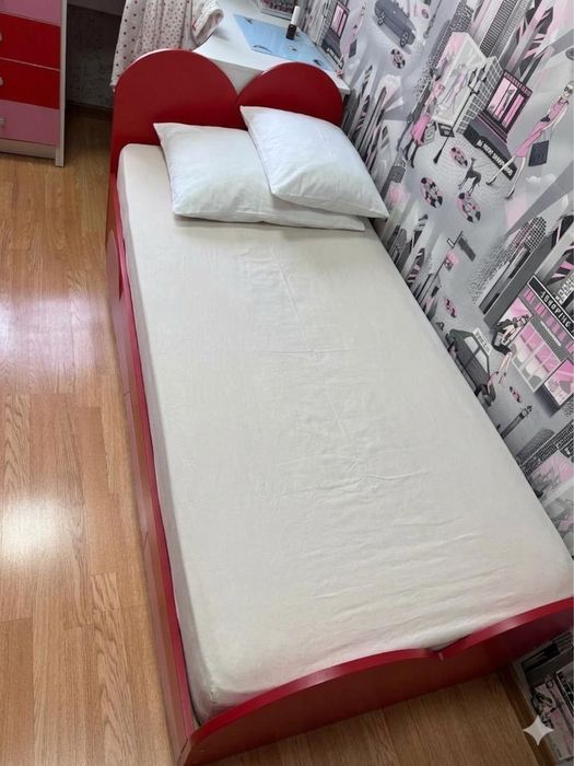 Продам мебель в детскую