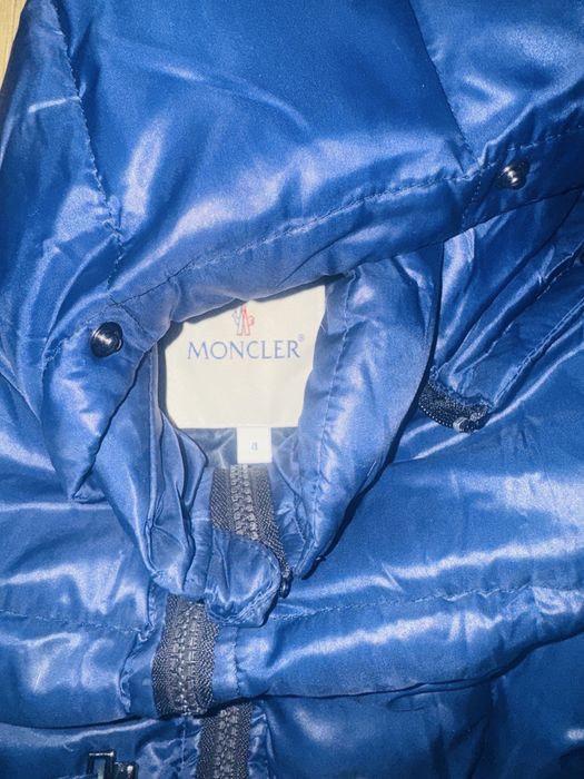 Продам комбенизоны , куртки на девочку.