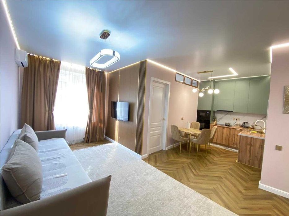 продается 3 комнатная квартира студия