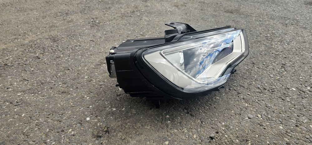 Far xenon Audi A3 8V nou