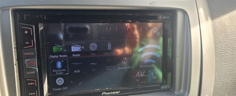 Продавам Pioneer AVH-X490DAB