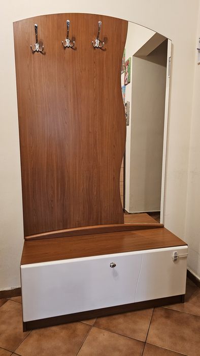 Cuier hol cu pantofar și oglindă – stare foarte bună