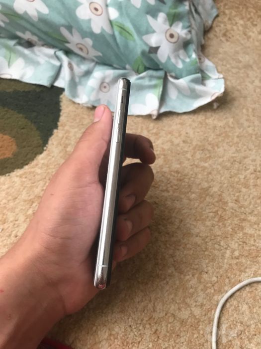 iPhone X telefoni