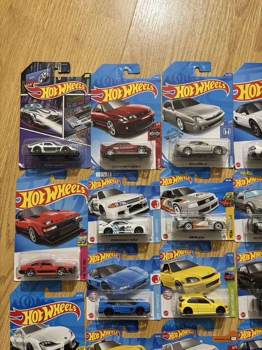 Коллекция HotWheels