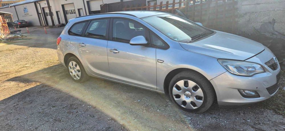 OPEL ASTRA-J 2011 A17DTJ 1.7 CDTI 110HP (81 kW)  на части