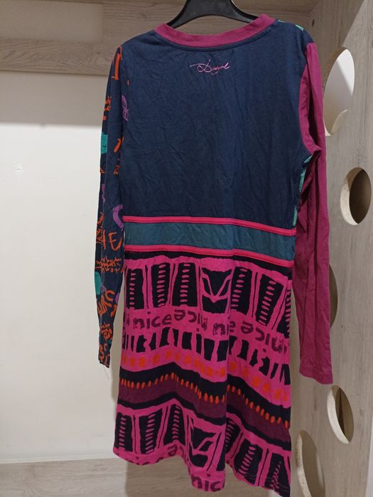 Детска рокля Desigual с пайети