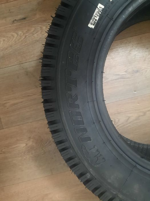 Продам новые шины 205/70/16