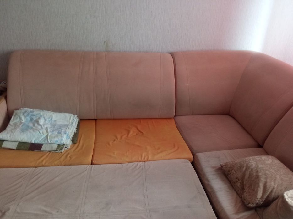 Продается диван В хорошем состоянии
