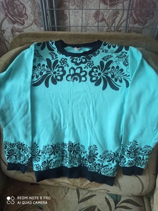 Продам кофту на девочку