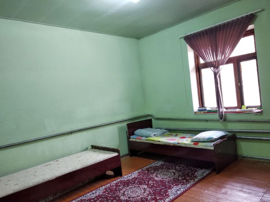 Jizzax shahar Olmazor cityda hovli sotiladi 6+ 7 sotix