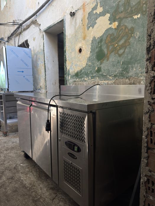 Хладилна Маса Tefcold 2 Врати 272L