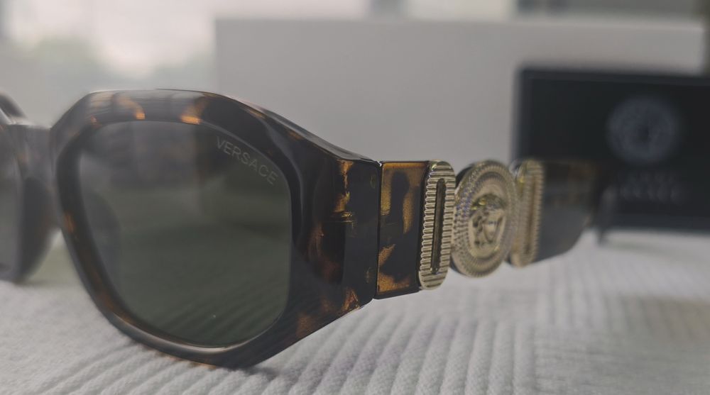Ochelari de soare Versace. Transport Gratuit