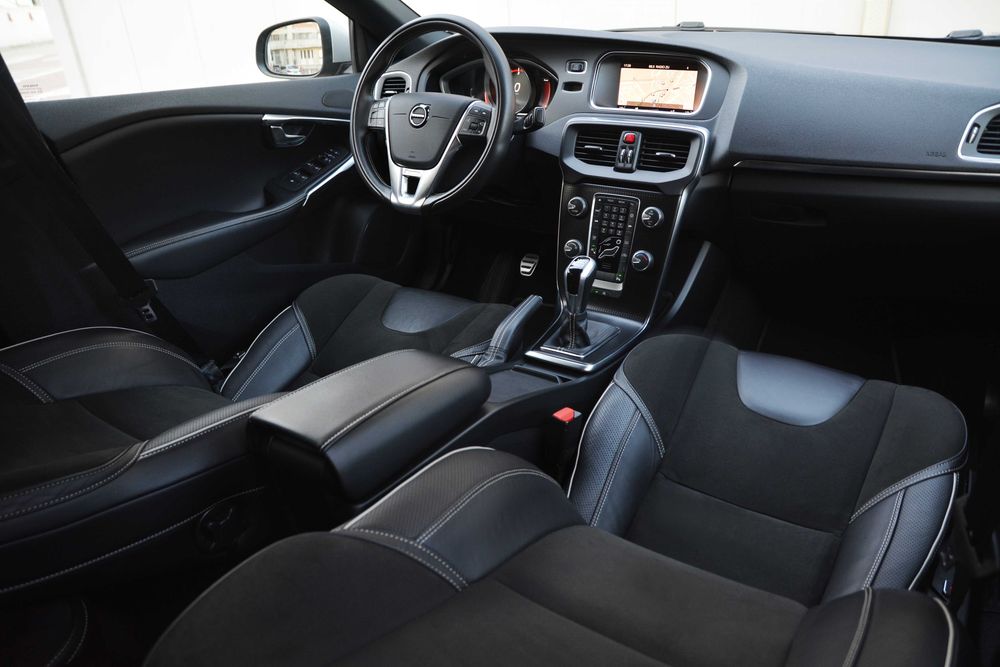 Volvo V40 /2.0/ R-Design/Posibilitate Rate/Leasing/GARANTIE