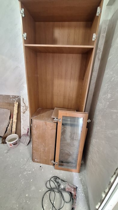Бесплатно отдам шкаф нормальном состояние