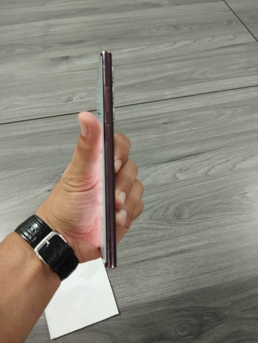 Samsung S22 ultra ideal holatda