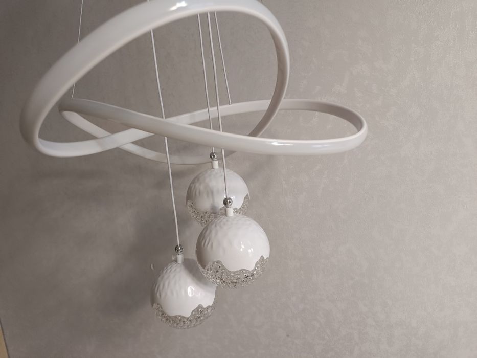 LED люстра новая