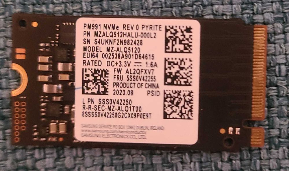 Hard disk SSD 500 GB Samsung M.2 2242 NVMe PCIe pentru laptopuri