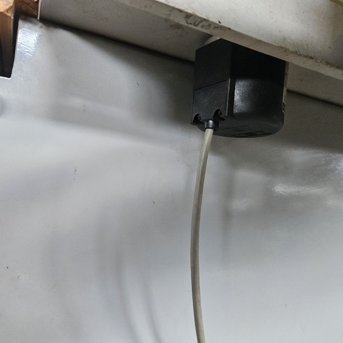 кантираща машина за праволинейно и криволинейно кантиране