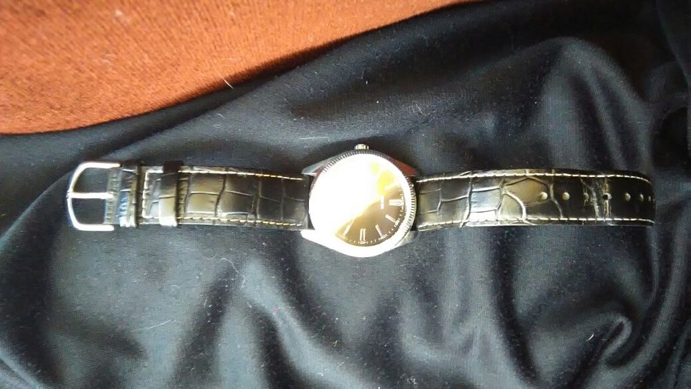 Ceas casio original.(vand sau schimb).