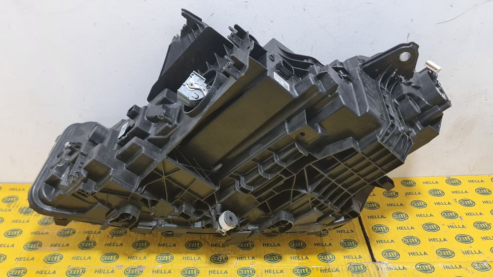 Far full led dreapta BMW 2 U06 5A42248 avariat