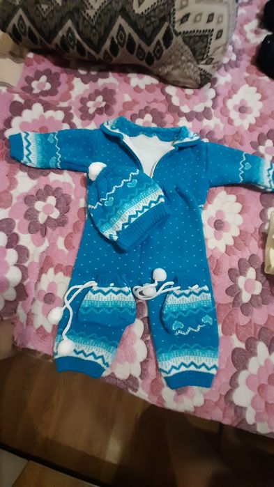 Продам костюмчики 1000₸