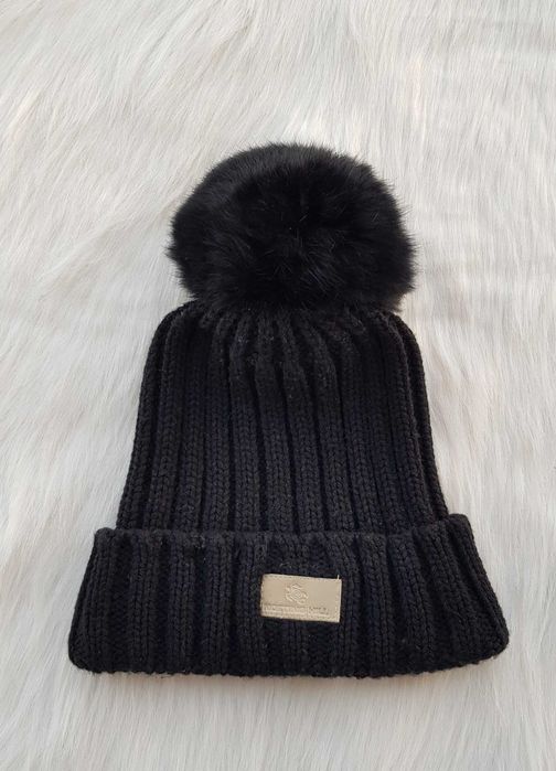 Зимна шапка с естествен пух            .