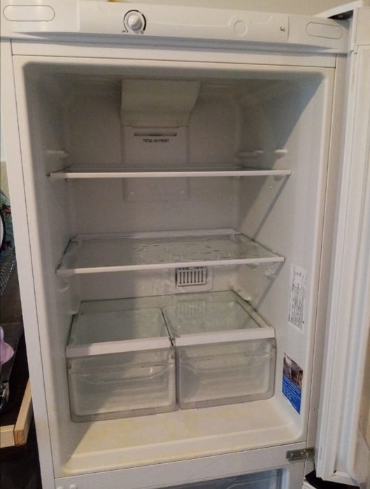 Indesit холодильник  NO FROST