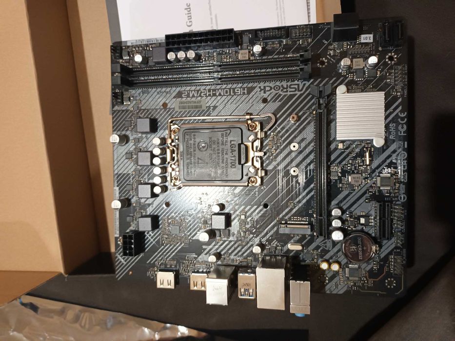 Продавам нова  платка ASROCK H610M-H2 M2 DDR4 сокет 1700 с гаранция