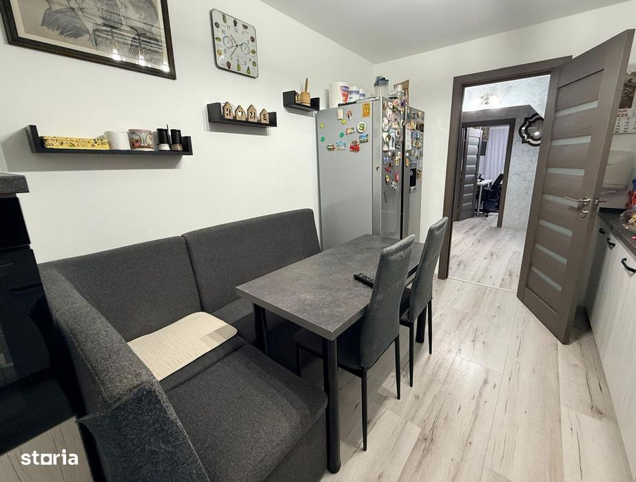 Apartament 4 camere Parcul Curcubeului , etaj 3 , renovat
