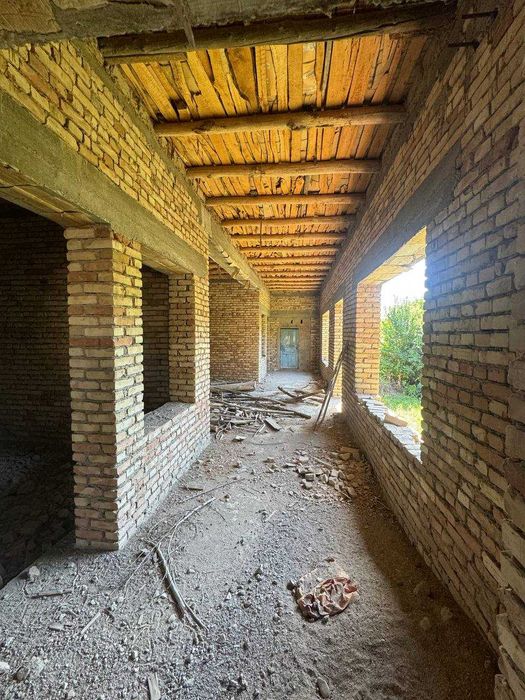 Uy hovli  sotiladi Shahrisabz Ilonxonadan  8 Sotix