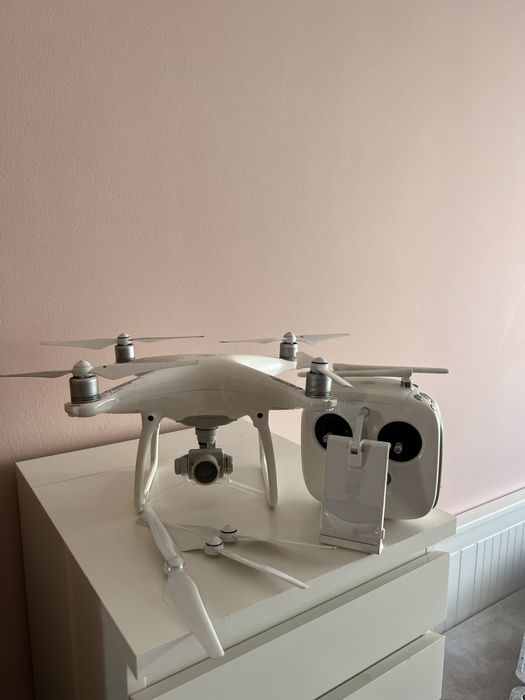DJI Phantom 4, funcțională, de vânzare.