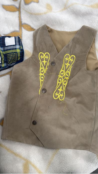 Отдаю 1000тг. Кому надо? Можете забрать