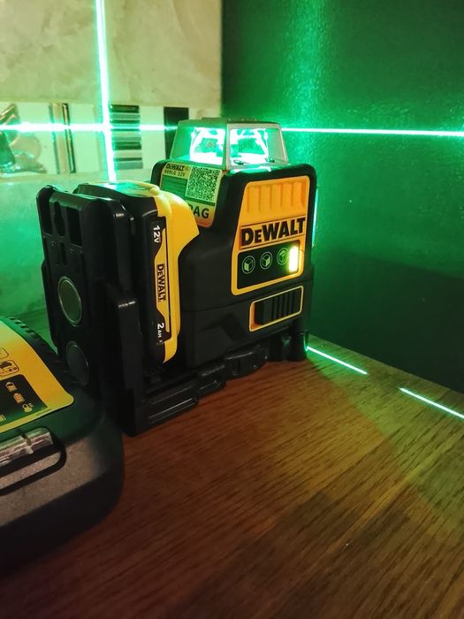 Nivel laser dewalt cu 12 linii Nou