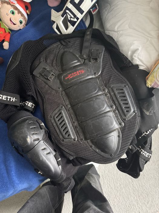 Casca FXR clutch evo foarte buna!