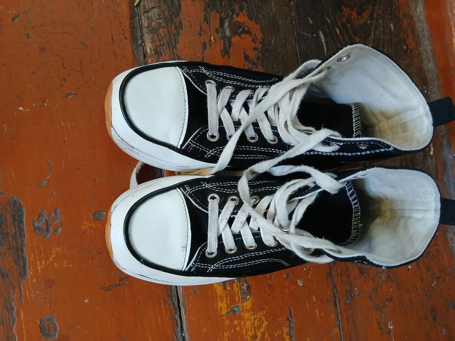 Продаю кеды новые