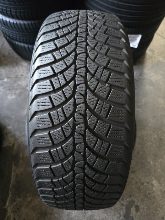 Kumho 215/55 R17 98V MS iarnă
