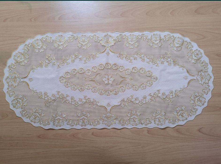 Față de masă rotunda d 87cm, noua, 4 șervețele, ovala, pătrata, petale