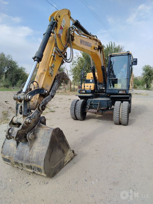 Ekskavator Hyundai 145 sotiladi