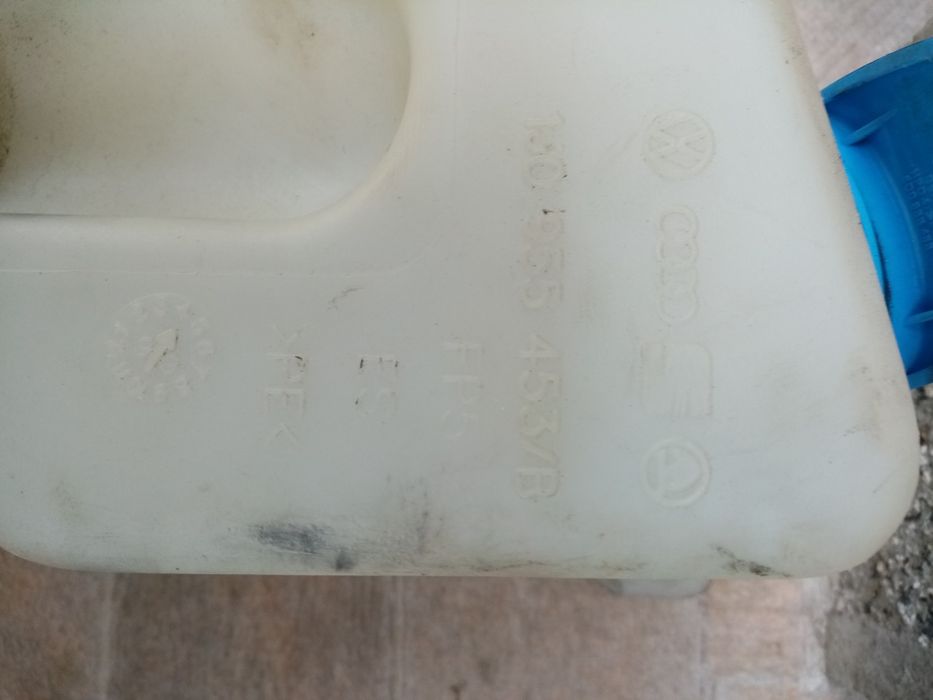 Казанче за чистачки за стъкломиещо у.во на Алди.Сеат.Шкода и др.