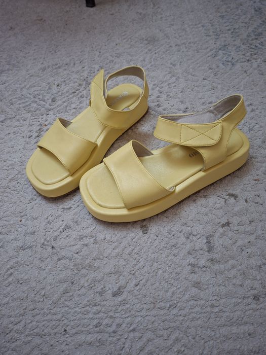 Летний сандалик новый