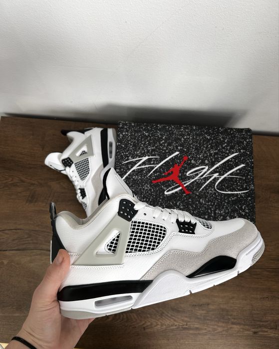 Air Jordan 4 Military Black