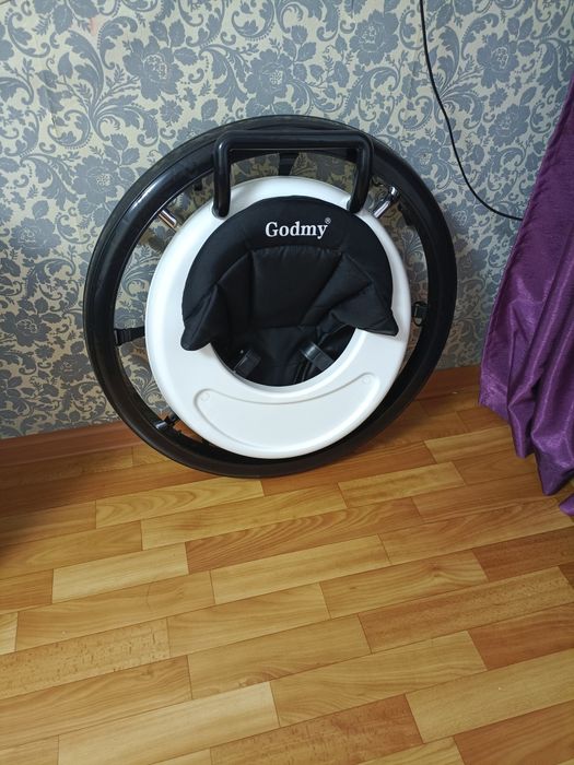 Продам ходунки за 14900 тенге.