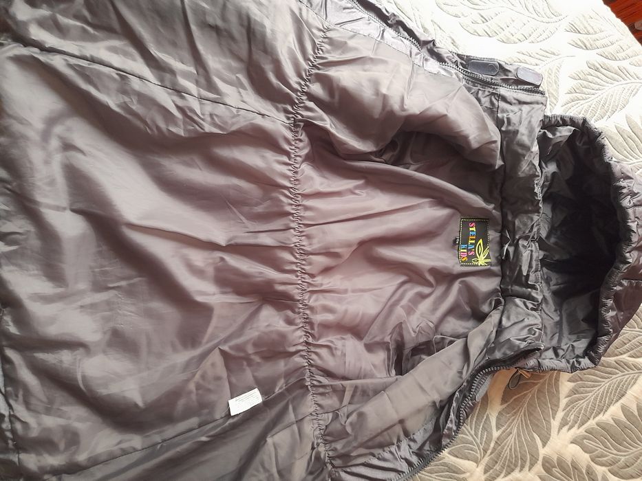 Продам пальто для девочки на рост 134