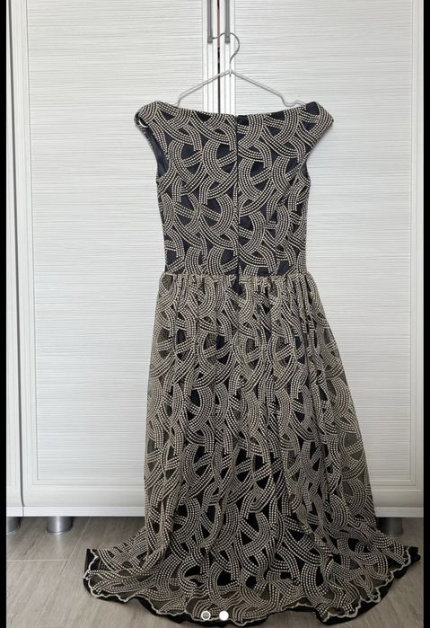 Платья каждая по 5000