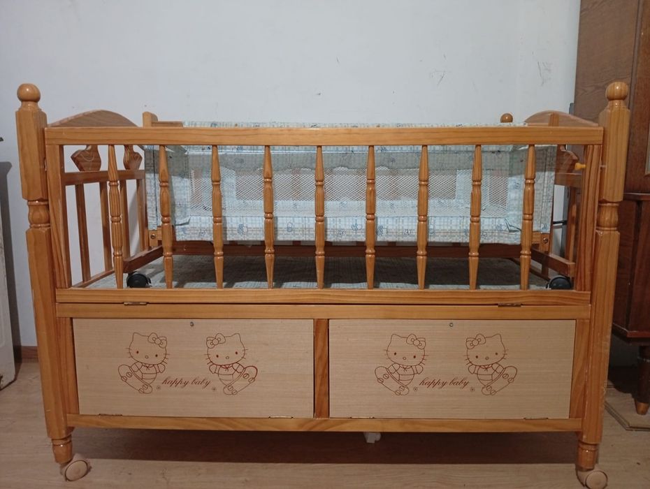 Продам манеж качалку