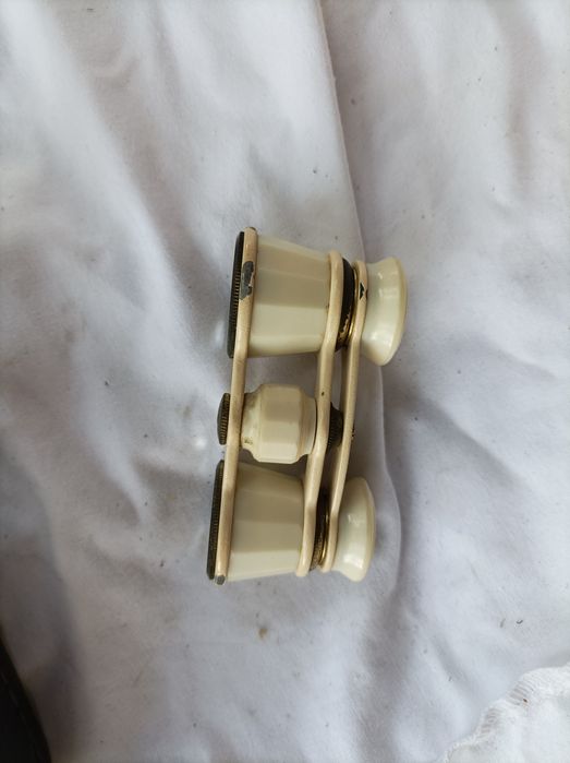 Binoclu vintage cu husa piele