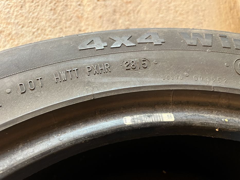 235/55 R17 de iarna M+S  Continental