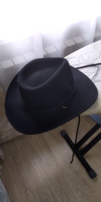 Продам ковбойскуя шляпу